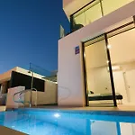 200m² New D With Private, Heated Pool And Amazing Ocean View. Vila *