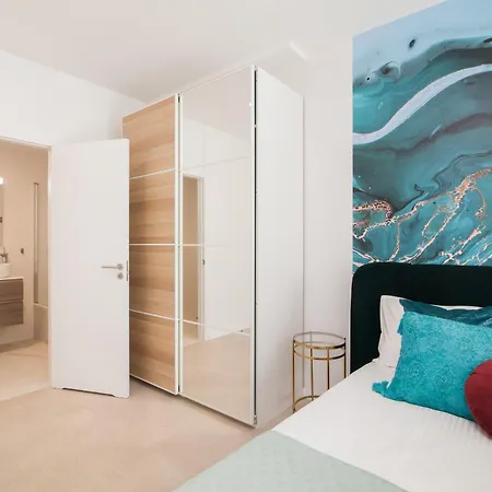 200m² New D With Private, Heated Pool And Amazing Ocean View.